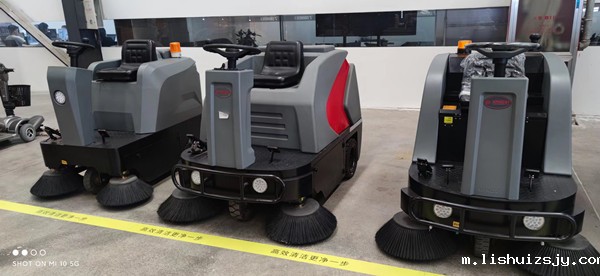 物业小区需要BETVICTOR伟德电竞在线客服扫地车吗? 物业小区需要BETVICTOR伟德电竞在线客服扫地车吗?