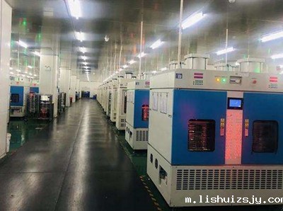 赣州诺威新能源使用BETVICTOR伟德电竞在线客服YZ-X2手推式洗地机