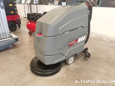 上海保隆汽车科技使用手推式洗地机