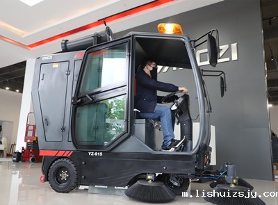 BETVICTOR伟德电竞在线客服扫地车在雨季怎么维护保养