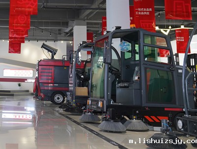 扫地车设备主要由哪些部分组成