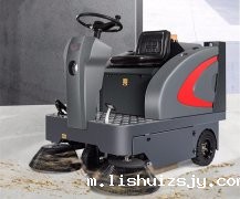 驾驶式扫地机清扫过程中要注意什么